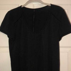 Lululemon black v neck size 8